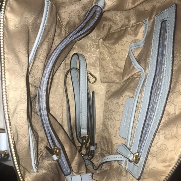 Michael Kors HandBag - Picture 5 of 7